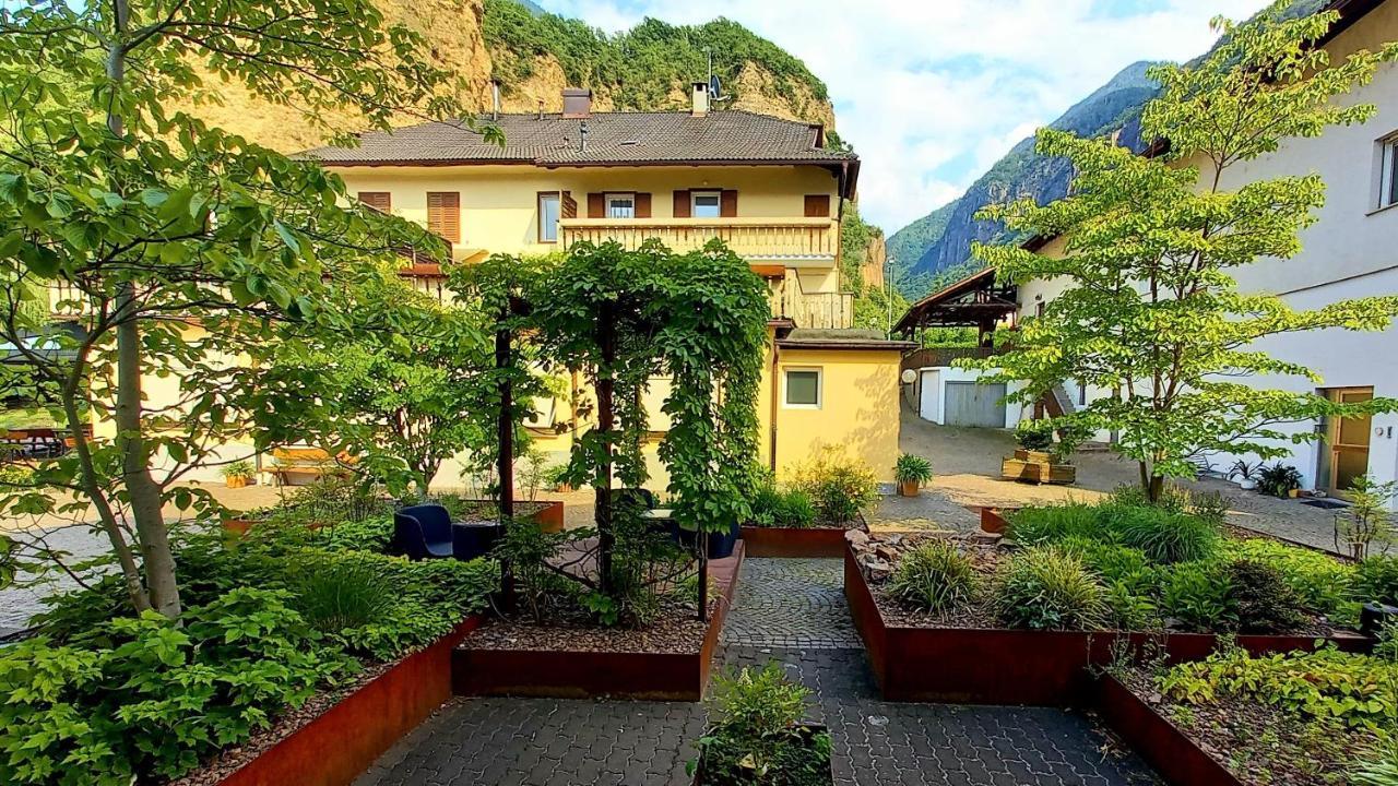 לאיבס Hotel Garni Gruener Baum מראה חיצוני תמונה