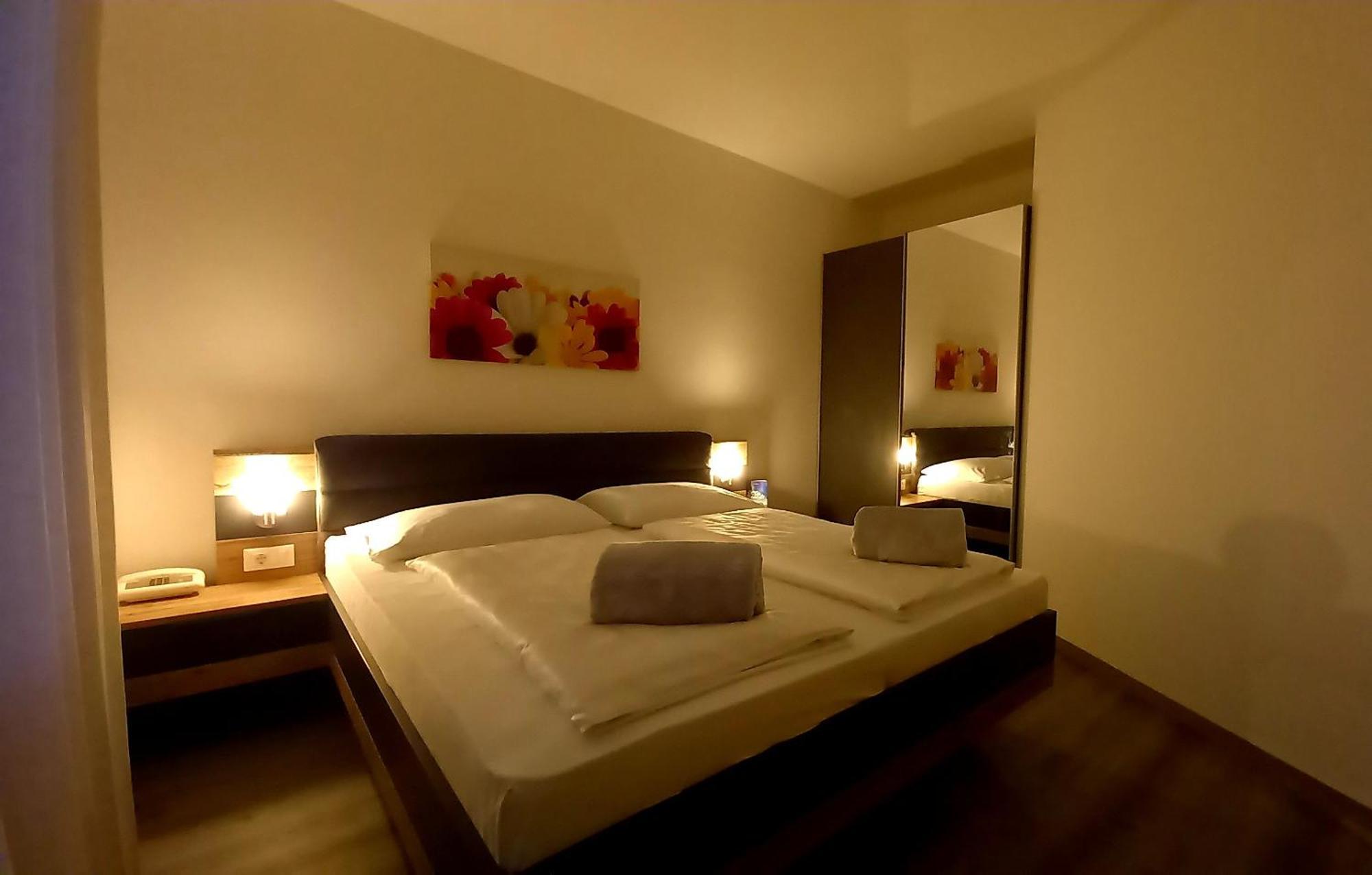 לאיבס Hotel Garni Gruener Baum מראה חיצוני תמונה