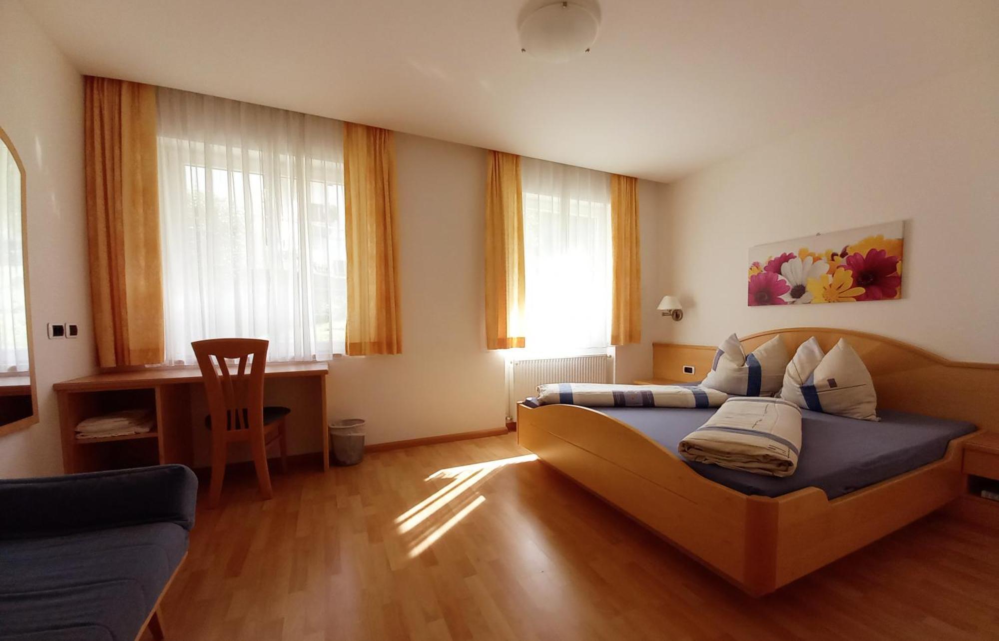 לאיבס Hotel Garni Gruener Baum מראה חיצוני תמונה