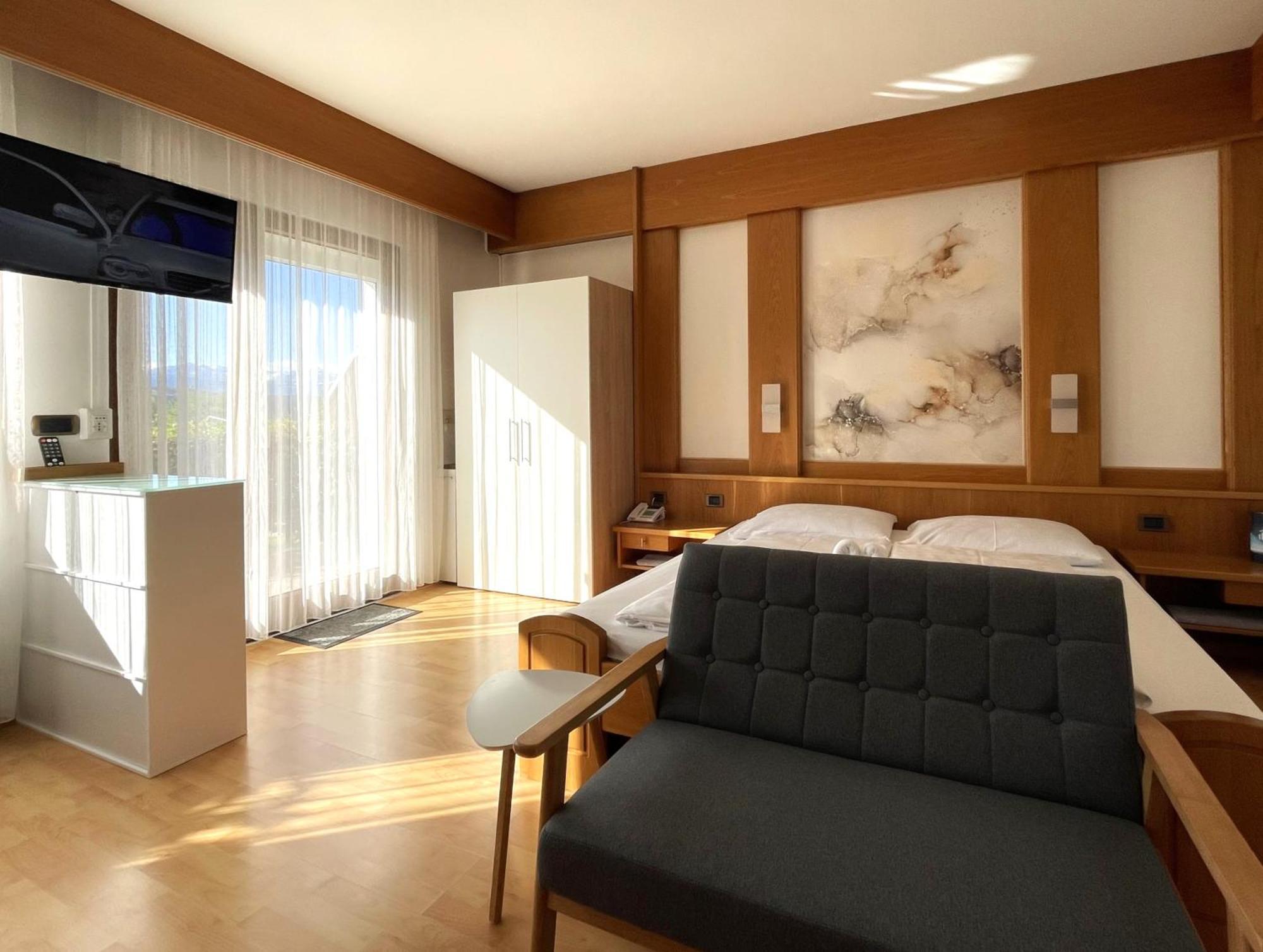 לאיבס Hotel Garni Gruener Baum חדר תמונה