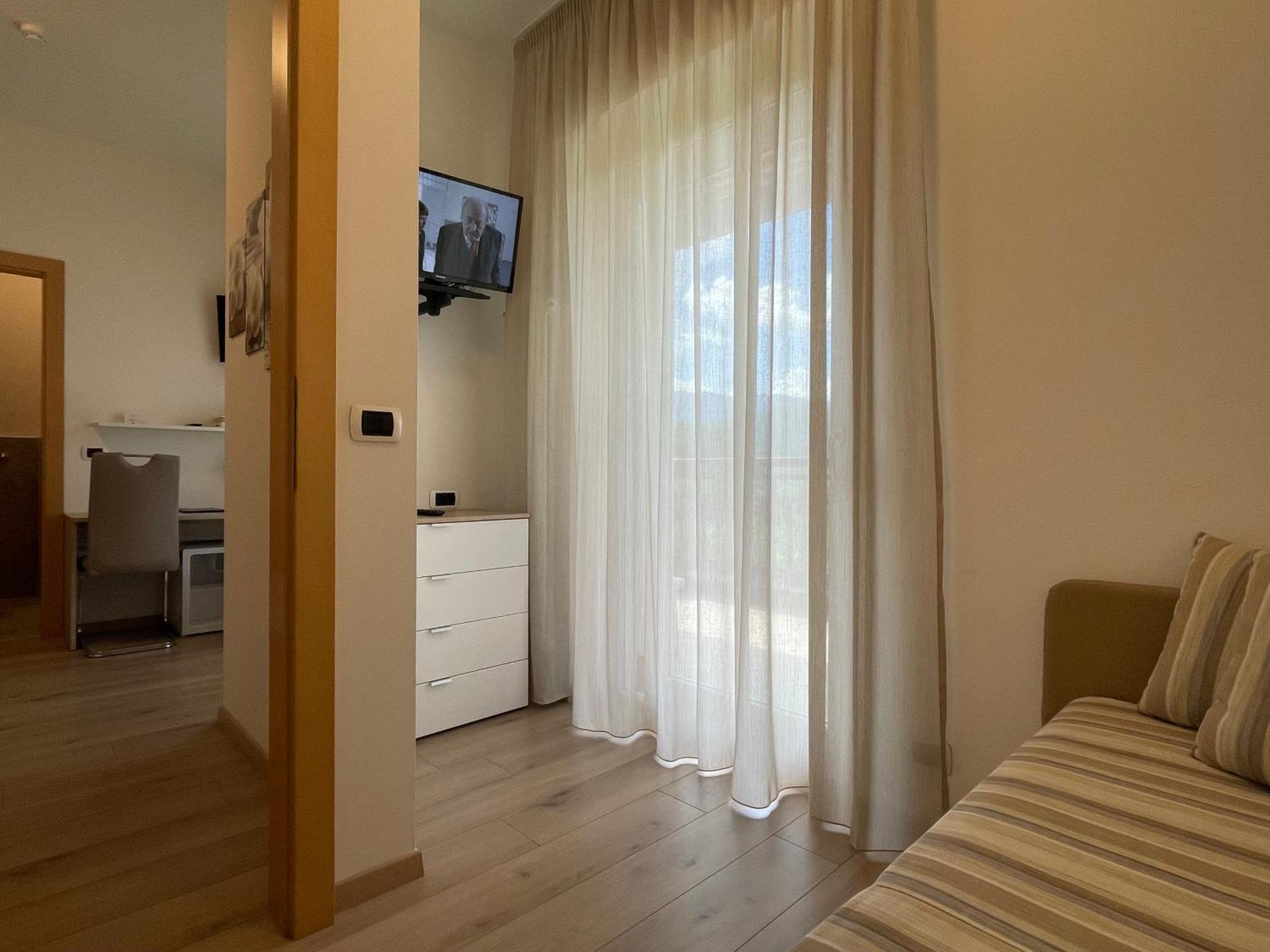 לאיבס Hotel Garni Gruener Baum מראה חיצוני תמונה